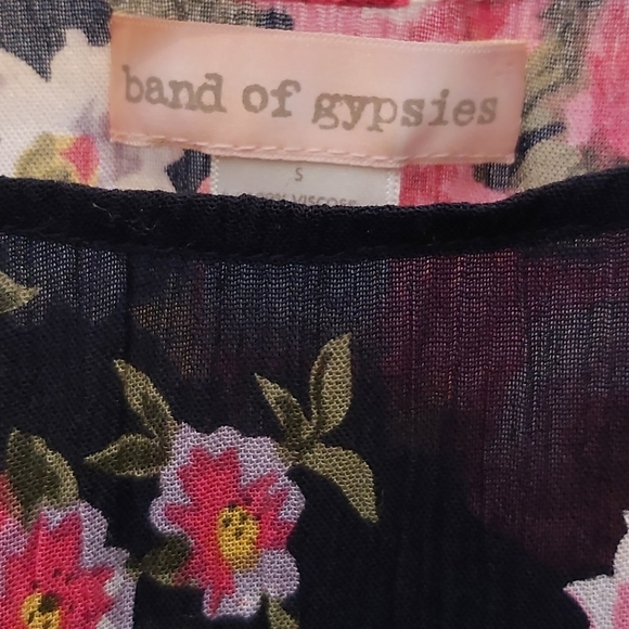 Band of Gypsies floral poncho - Picture 3 of 6